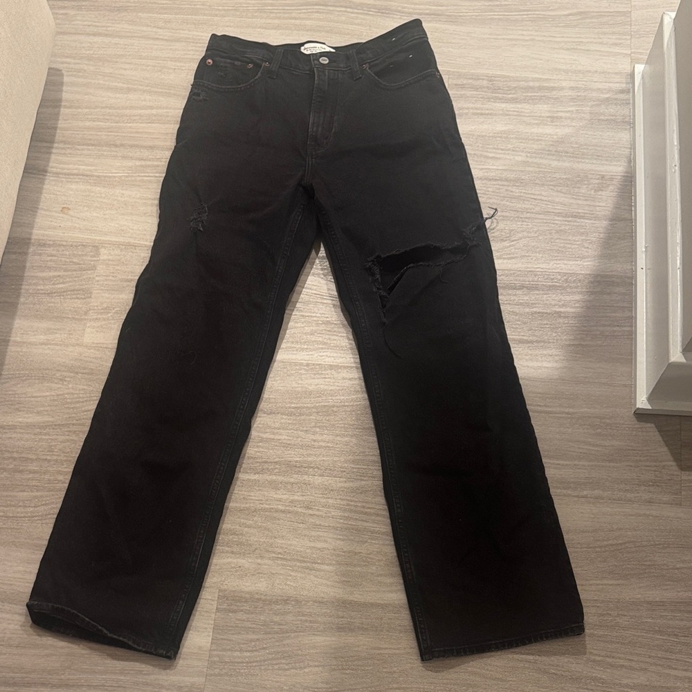 Abercrombie & Fitch Women’s Black Straight Jeans with Rip